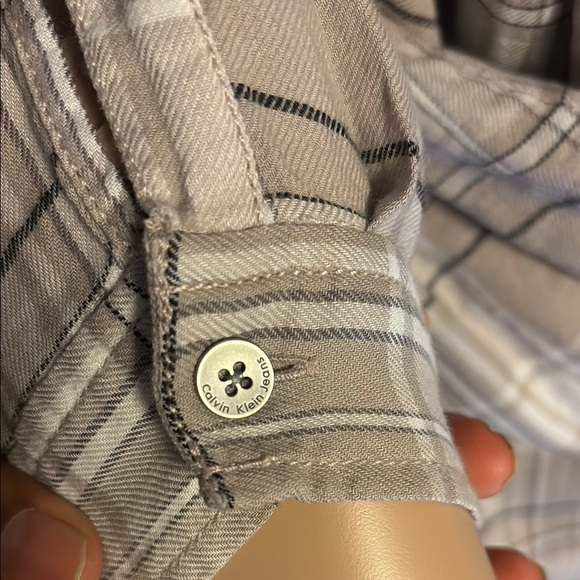 Calvin Klein Jeans White and Gray Cuffed Sleeve Blouse - Picture 5 of 8